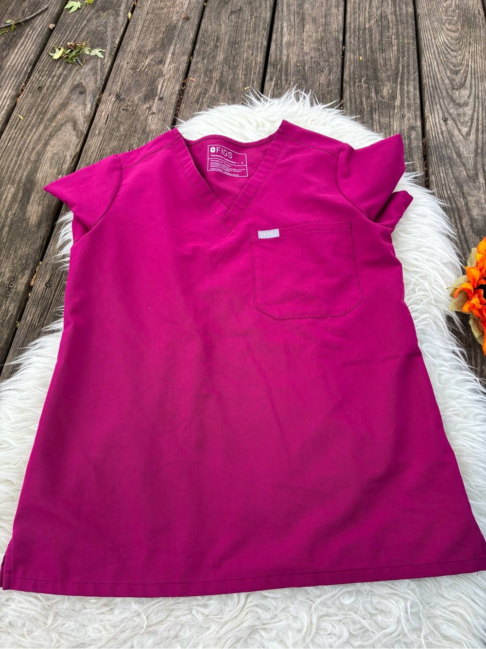 🌺SET🌺Figs V-Neck Top & joggers with Pink Drawstring🌺top small/pants medium - Picture 2 of 6